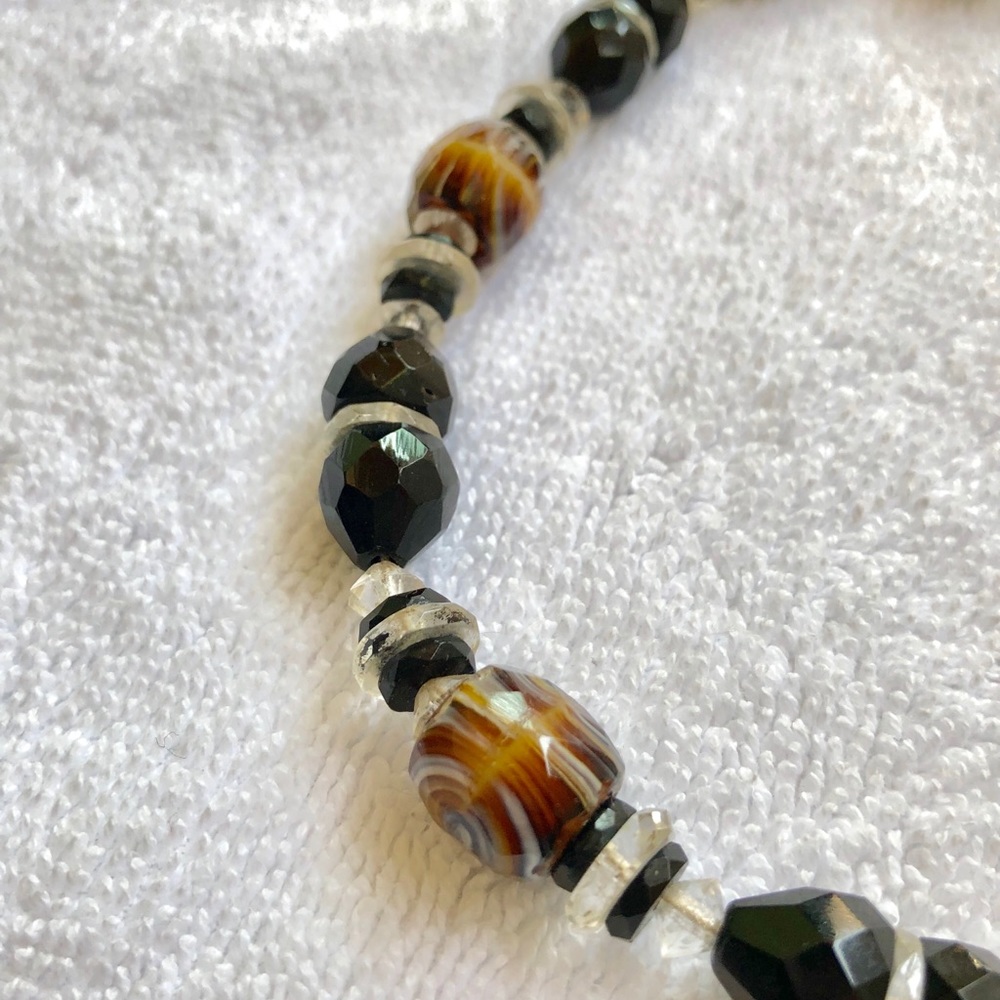 Choker necklace, glass.